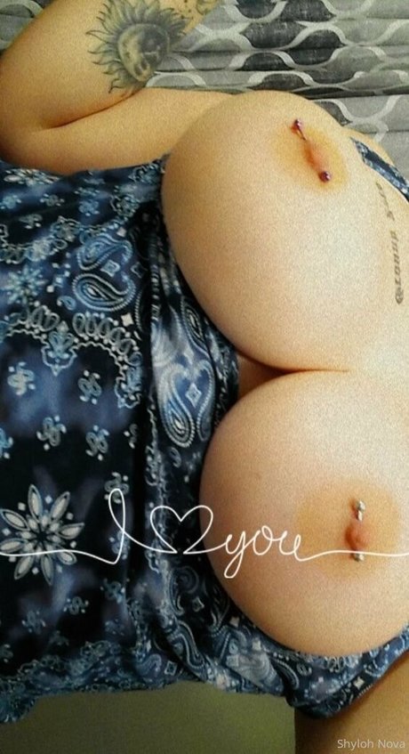 shylohnova ホットなスター 画像