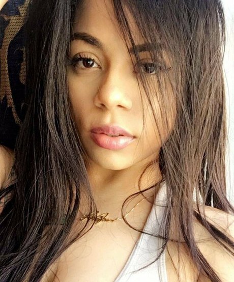 若い熟女OnlyFans アダルト 写真