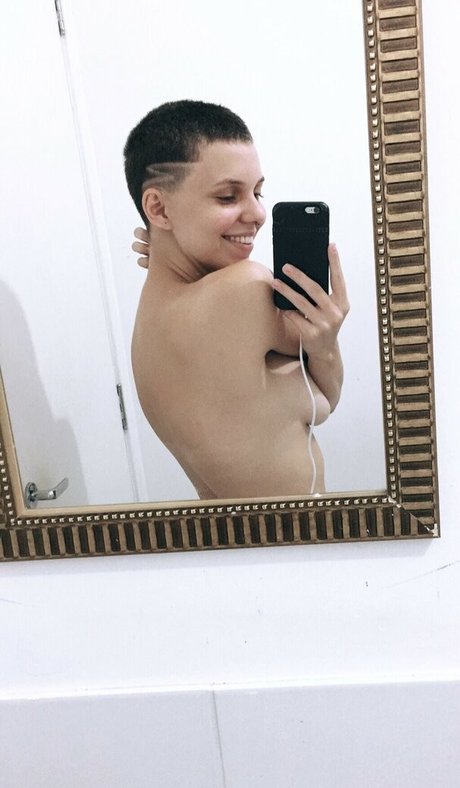 Leticia Marques スター ヌード 写真