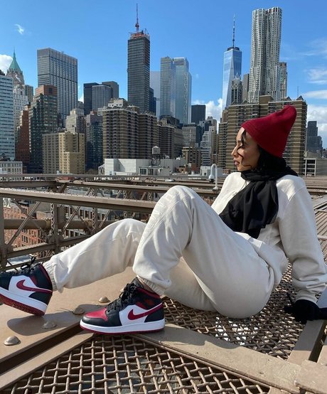 Omaima Benamre ポルノ女優 写真