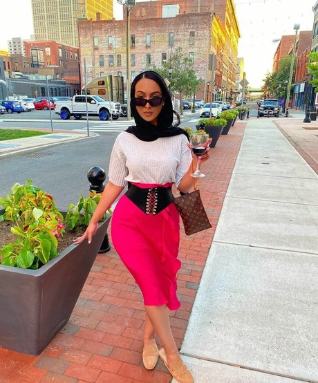 Omaima Benamre セックススター 写真