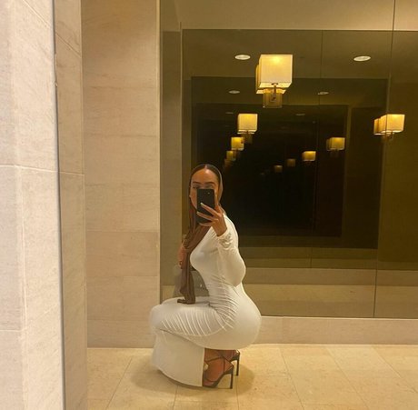 Omaima Benamre top profile image