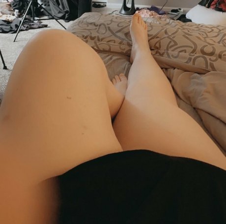 イタリア人熟女OnlyFans 無料裸 画像