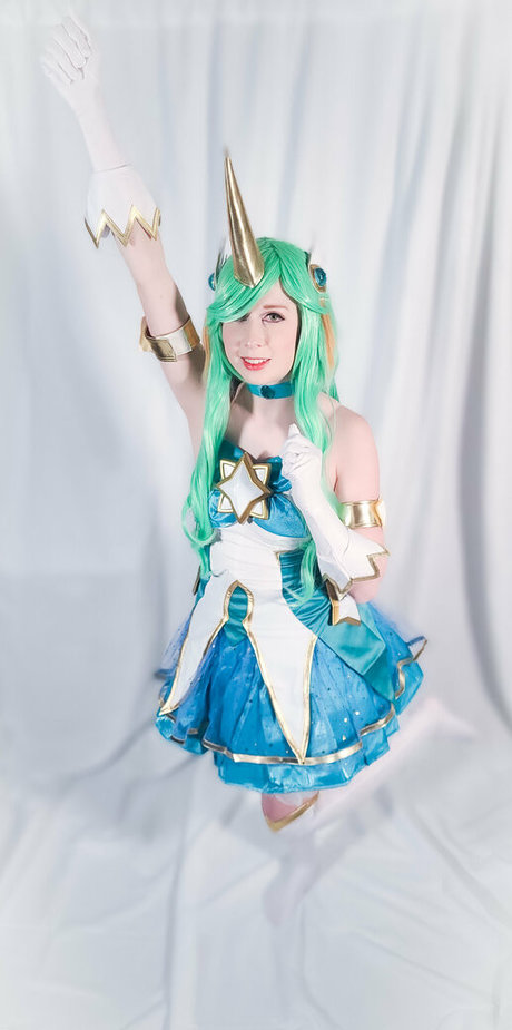 emswaifu 裸モデル 画像