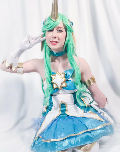 emswaifu 裸モデル 画像