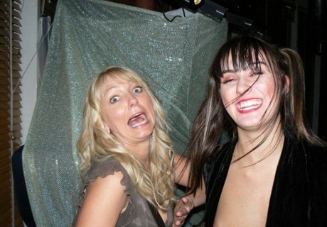 Loui Batley アダルトモデル 画像