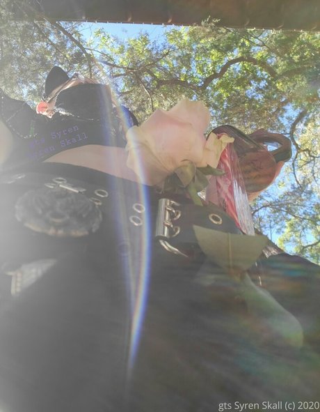 gtssyren エロティック女優 画像