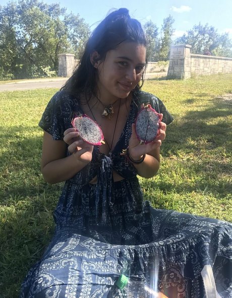 ゴスアジアンOnlyFans セクシー裸 ギャラリー