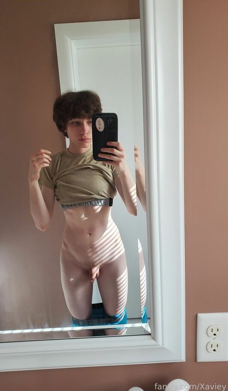 Xaviey ポルノスター HD 写真