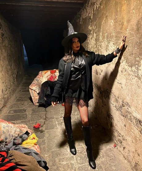 小柄で痩せたOnlyFans トップ 画像