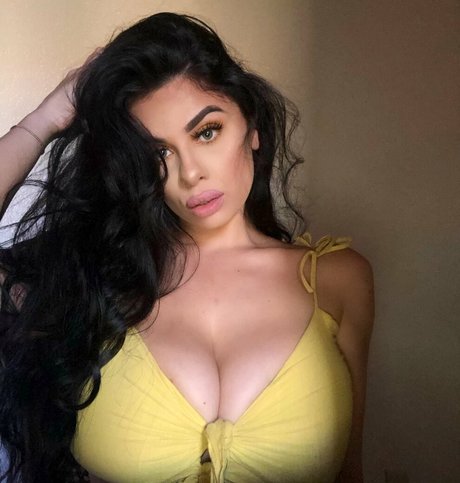 アジアンシャワー OnlyFans 無料裸 写真