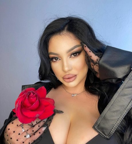 Asa Lochka 完璧な女優 写真