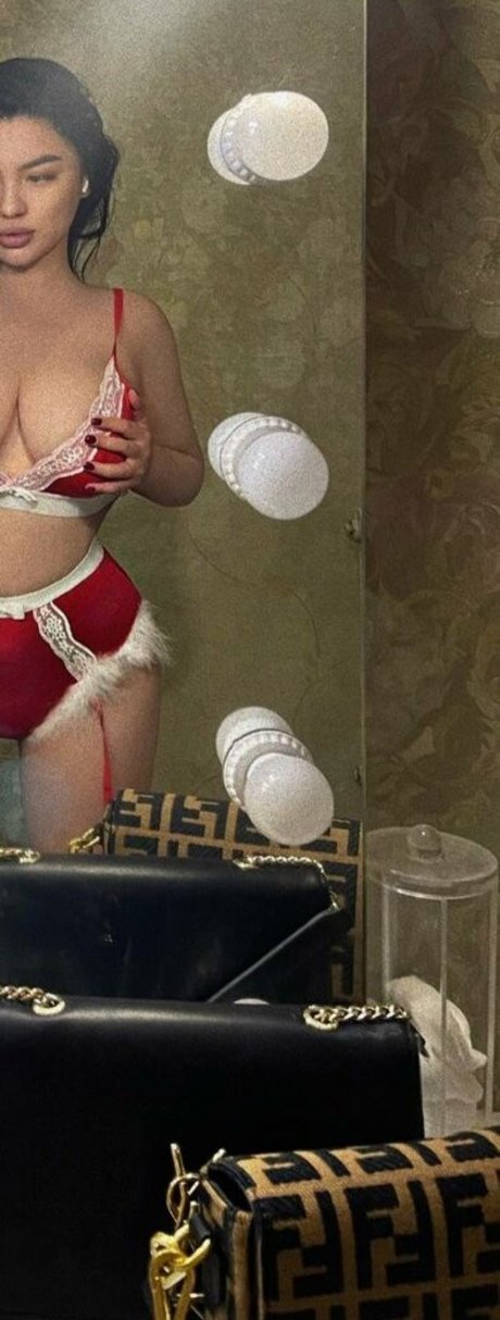 Asa Lochka スター ヌード 画像