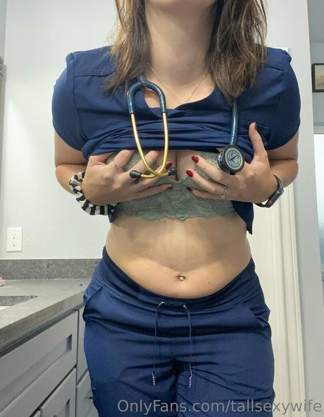 tallsexywife ヌード女優 写真