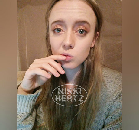 thenikkihertz 高品質のポルノスター 写真