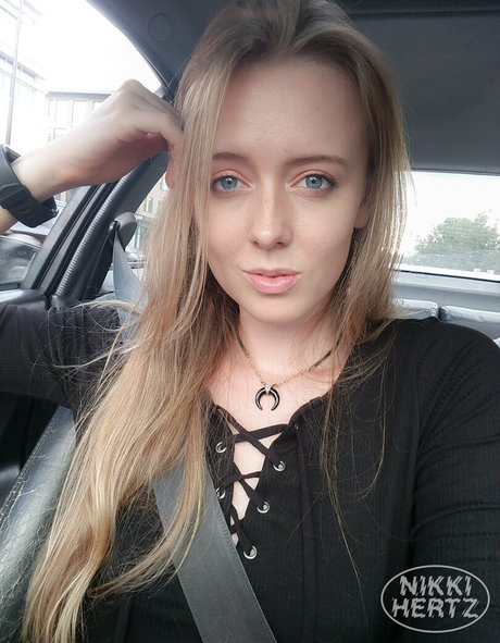 thenikkihertz エロティックなスター 画像