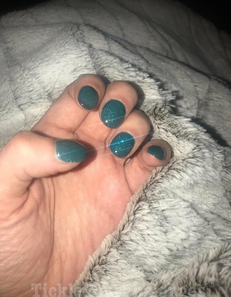 goddess tickle ポルノモデル 画像