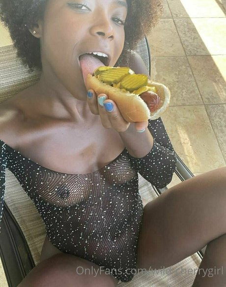 wild cherrygirl ホットなスター 画像