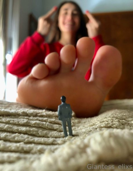 giantesselixs 裸の女優 画像