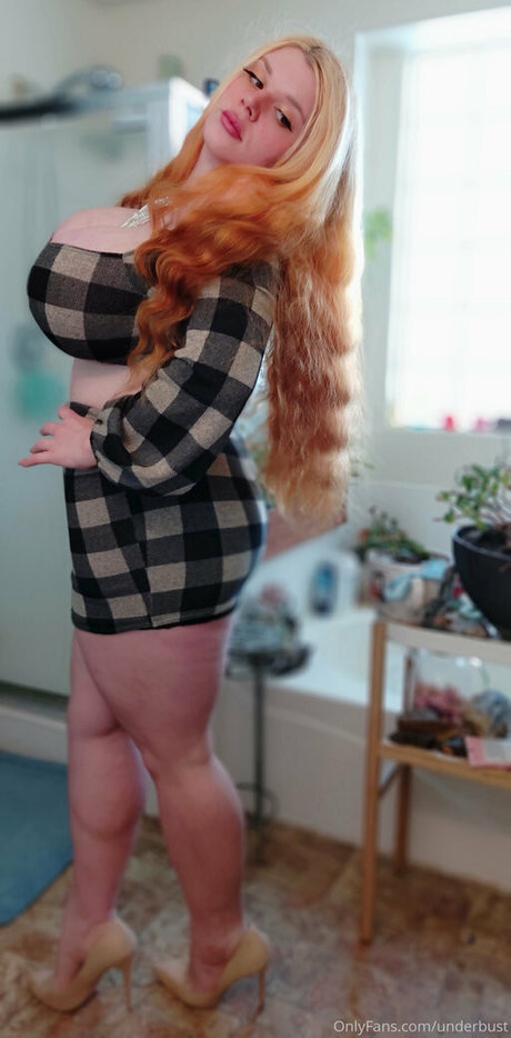 フロタージュ OnlyFans 無料ヌード アーカイブ