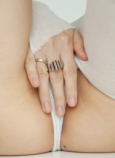 Kariina Tsoy xxx女優 画像