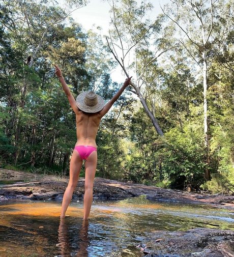 Isabelle Cornish ポルノスター セクシー 写真