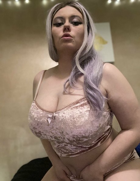 britanybomber ヌードのポルノスター ギャラリー