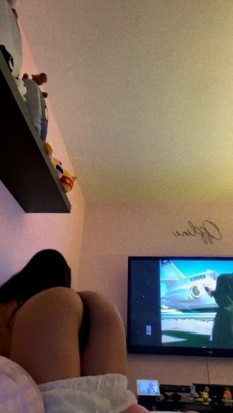 Ovnezz 高品質のポルノスター ギャラリー