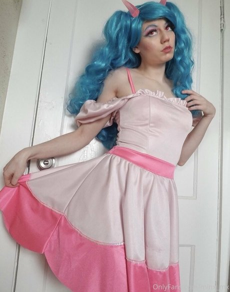 minx mx ポルノスター エロティック 画像