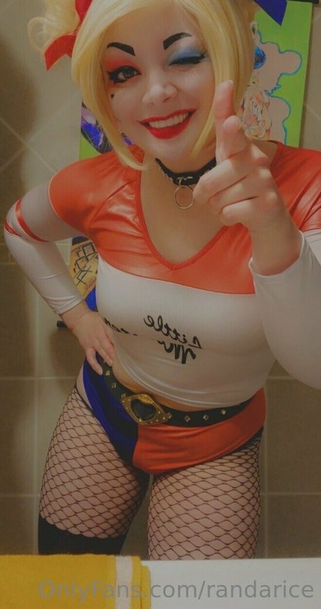 エモオンリーファン ポルノグラフィック 写真