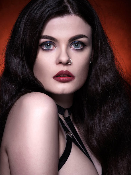 maleficent model ポルノスター トップ 写真