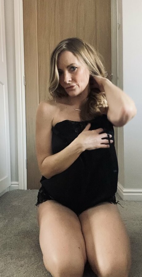 ジーンズのお尻OnlyFans エロチック ギャラリー