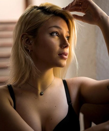 Lulaconst0 美しいポルノスター 写真