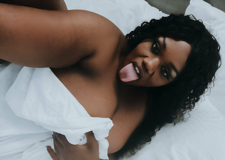 本物の熟女OnlyFans アダルト 写真