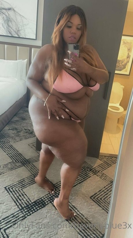 チンコを持つ女たち OnlyFans セクシーヌード 写真