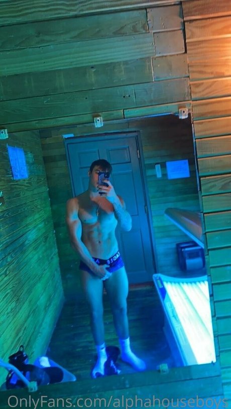 alphahouseboys ヌードスター 写真