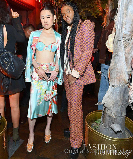 ブロンドオンリーファン ポルノ 画像