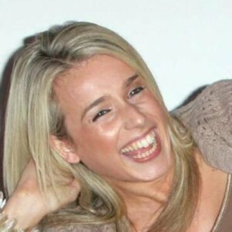 Lara Lewington 無料女優 ギャラリー