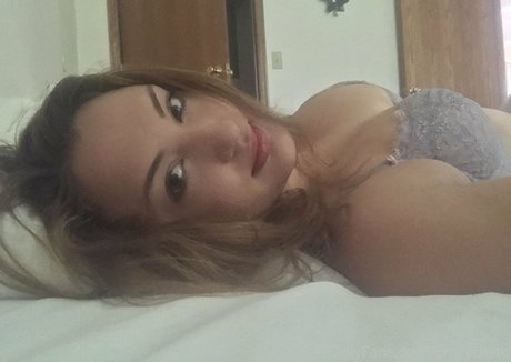 スリムな熟女OnlyFans セクシーヌード 写真