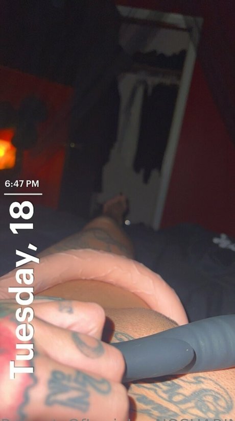 アマチュアのお尻OnlyFans アートヌード 写真