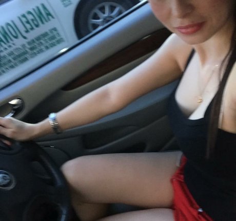 細身の巨乳OnlyFans 素敵 写真