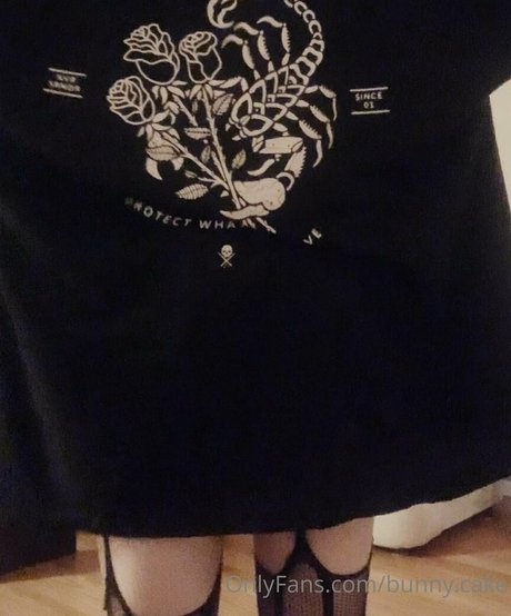 bunny cake ポルノスター ヌード 写真