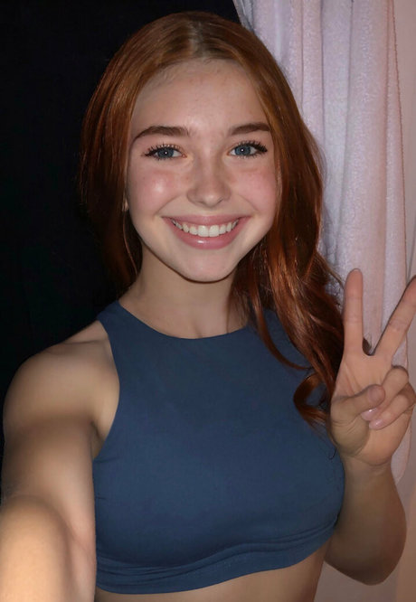 最もホットなOnlyFans セクシー裸 画像