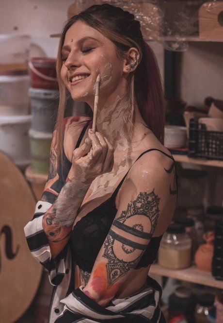 Vse Zrya セクシー女優 画像