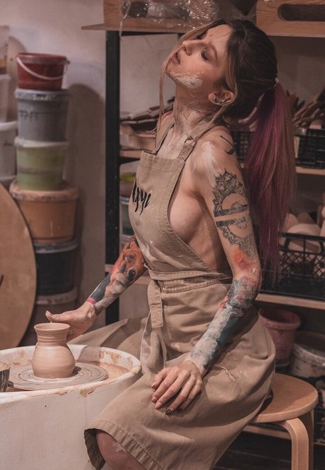 Vse Zrya エロティックなスター 画像