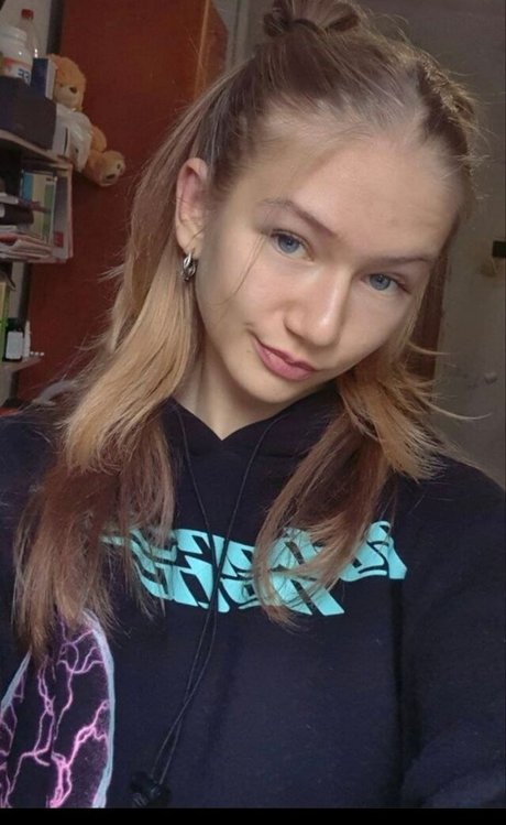 Isobel s Adventures ホット女優 写真