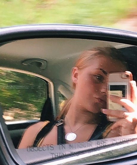 Marina Brooks ポルノスター ヌード 写真