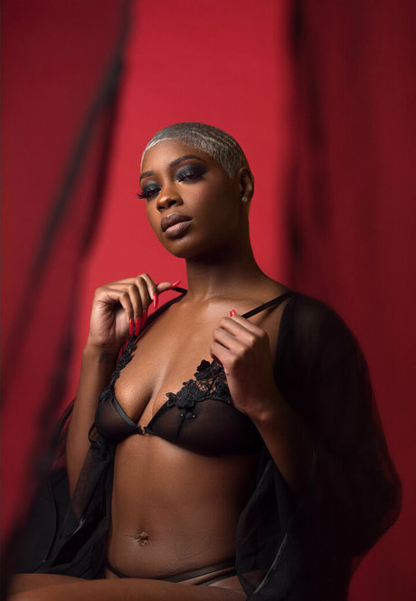 richonm 裸のポルノスター 写真