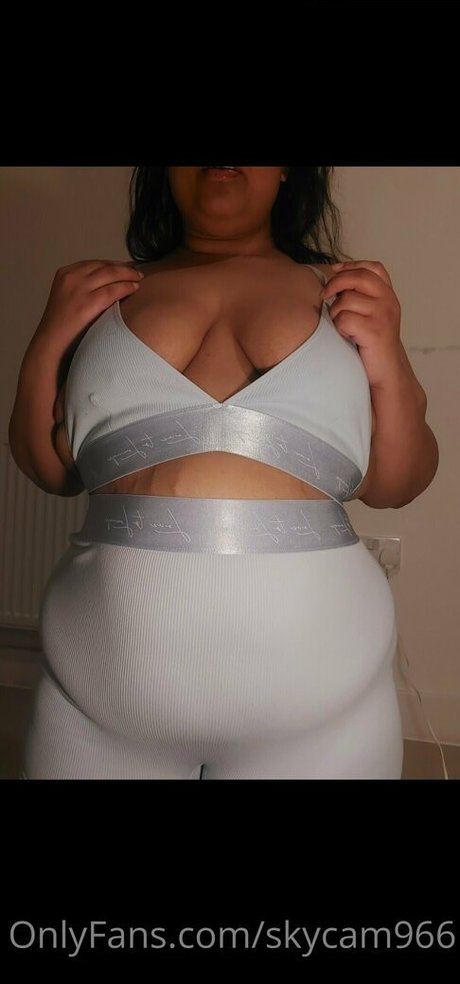 skycam966 エロティックなスター 画像