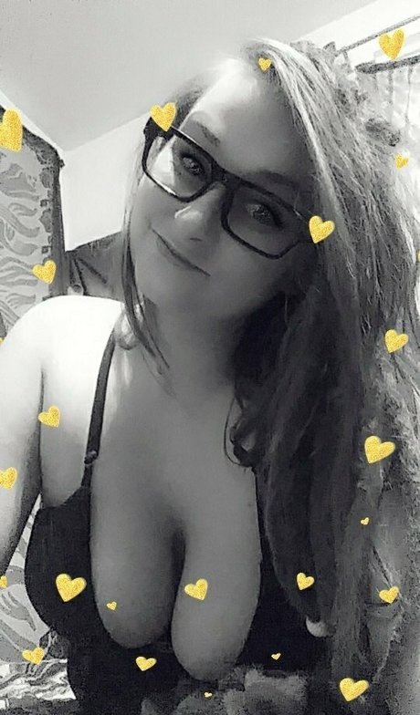 headyh00per 完璧なモデル 画像